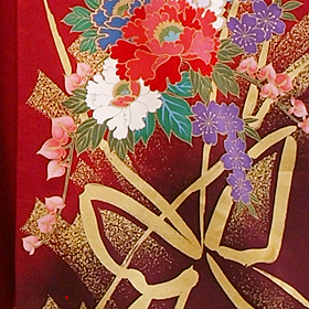身幅広めの正絹五枚繻子赤地振袖、レンタル大阪