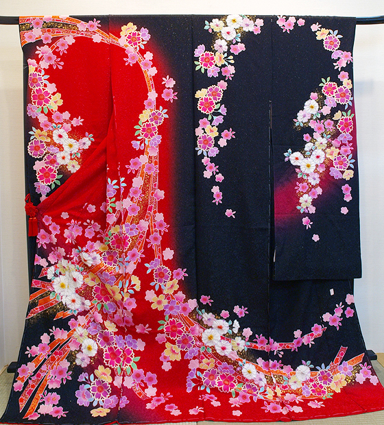 正絹金ラメ辻が花文様の黒と赤の振袖、レンタル大阪