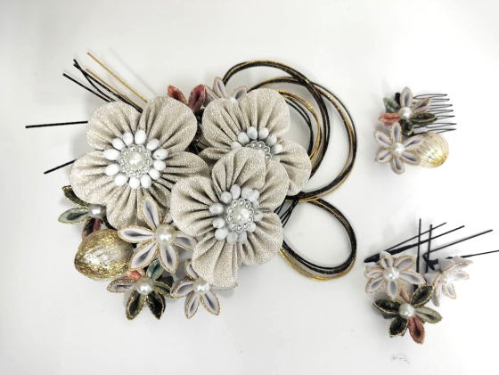Akiさんの新作つまみ髪飾り|振袖レンタル・髪飾り|大阪都島、日産呉服・和田甚