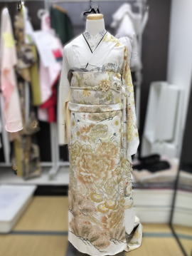 白地新柄振袖【FUN-2047】|振袖レンタル・着付け|大阪都島、日産呉服・和田甚 白地新柄振袖【FUN-2047】|振袖レンタル・着付け|大阪都島、日産呉服・和田甚