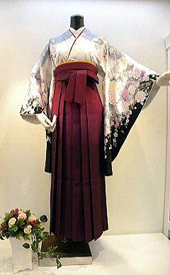 卒業式、袴レンタル大阪：白＆黒地、紫花柄小袖：H-009